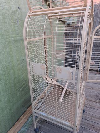 Jaula para loros beige
