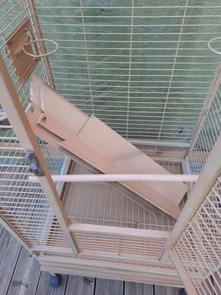 Jaula para loros beige