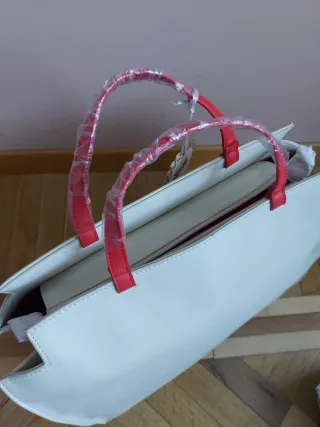 Borsa Secret Pon Pon bianca con tracolla