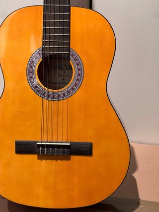Guitarra Clásica con Funda