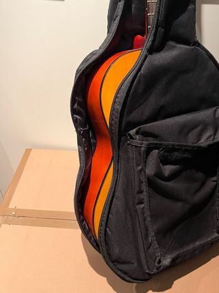 Guitarra Clásica con Funda