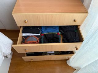 Cómoda de 4 cajones de madera