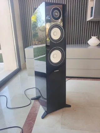 Pareja Altavoces Yamaha NS-F700 Negro