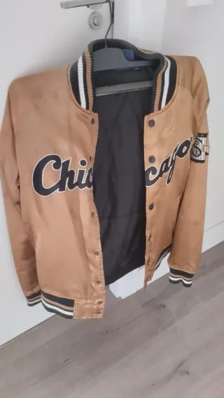Chaqueta Bomber Chicago Dorada Foot Locker