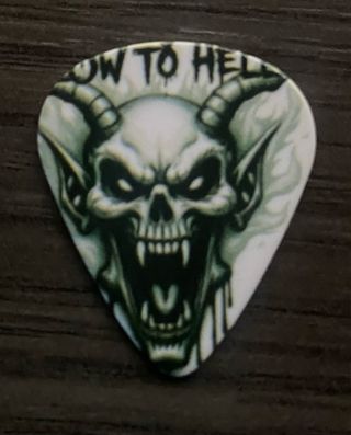 Púas de guitarra con diseños de calaveras