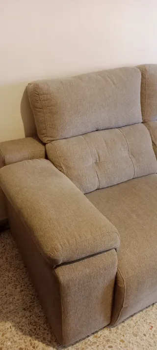 Sofá de tela beige/marrón
