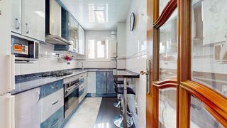 Piso en venta en Les Planes en Hospitalet de Llobregat, L´