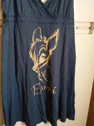 Vestido azul sin mangas con estampado