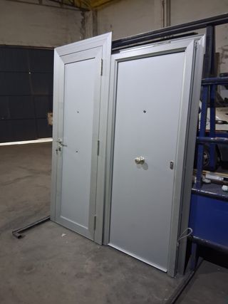 Puerta aluminio nueva