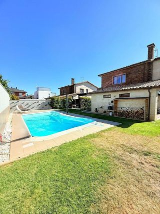 Chalet en alquiler en Las Eras de Renueva en León