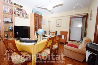 Piso en venta en Zona Avenida al Vedat en Torrent