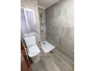 Piso en venta en Colonia Requena en Alicante