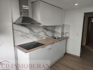 Piso en venta en Colonia Requena en Alicante