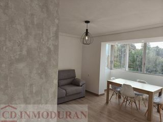Piso en venta en Colonia Requena en Alicante