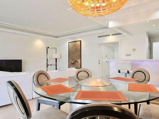 Ático en alquiler en Puerto Banús en Marbella