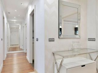 Ático en alquiler en Puerto Banús en Marbella