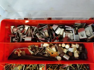 Attacchi per quadri e forma fili