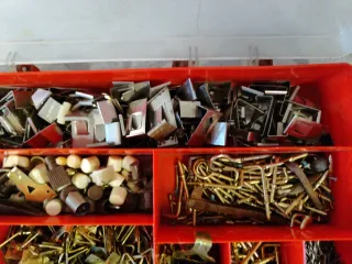 Attacchi per quadri e forma fili