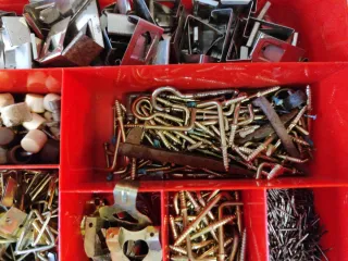 Attacchi per quadri e forma fili