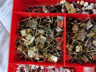 Attacchi per quadri e forma fili