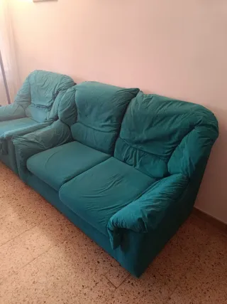 Conjunto sofá y 2 sillones verdes