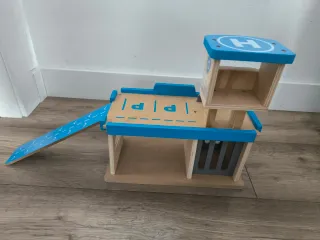 Comisaría de policía de juguete