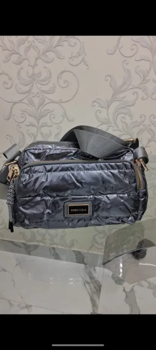 Bolso  plateado acolchado