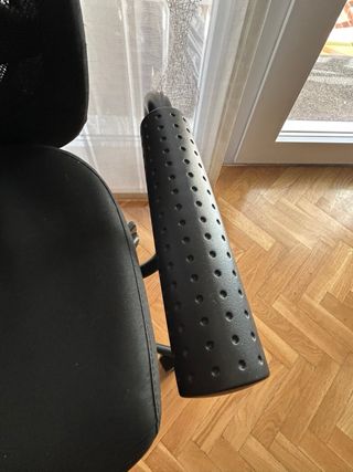 Silla de escritorio Ikea negra con reposabrazos