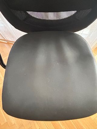 Silla de escritorio Ikea negra con reposabrazos