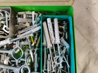 Tasselli per muri assortiti