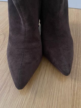 Botas tacón punta marrón