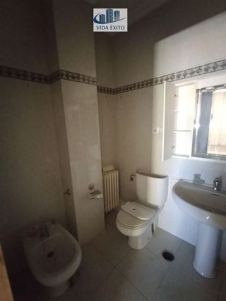 Chalet en venta en Linares