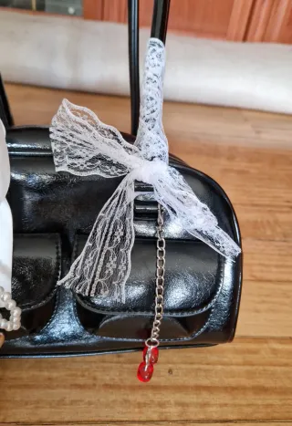 Bolso Negro Shein con Accesorios