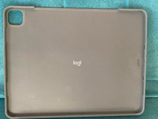 Logitech Combo Touch iPad Pro 12.9 5ª Gen