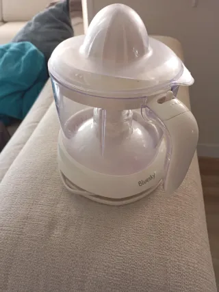 Exprimidor Eléctrico Bluesky