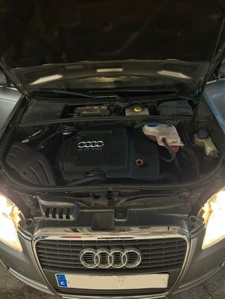 Audi A4 2005 2.0 TDI 140cv automático-Multitronic