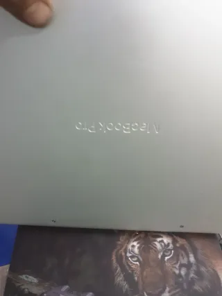 MacBook Apple Argento non trattabile