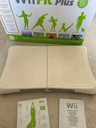 Tabla Wii Fit Plus + juego