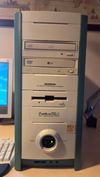Ordenador antiguo Pentium II Windows 98