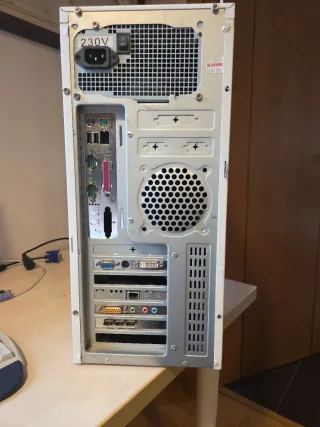 Ordenador antiguo Pentium II Windows 98