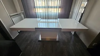 Mesa de comedor extensible y moderna