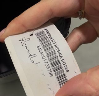 Paragüero forma bota negra de resina