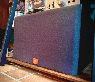 Subwoofer activo JBL Digital 10