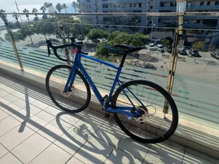 Bicicleta Van Rysel Azul Tiagra