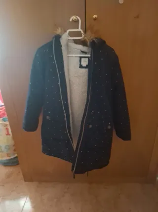 Abrigo niña azul con estrellas y borreguito