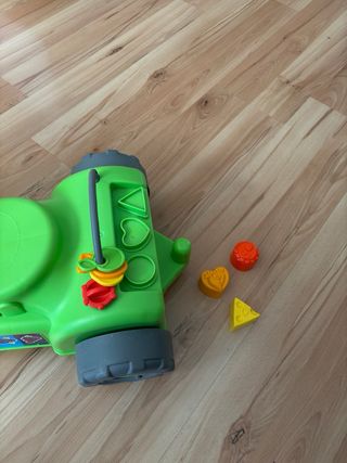 Tractor Correpasillos Fisher-Price con Remolque