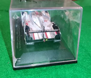 Maqueta Audi R18 Sebring 2013 Firmada