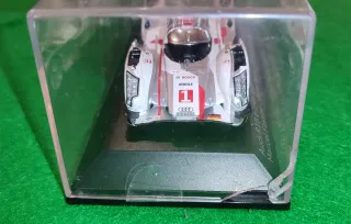 Maqueta Audi R18 Sebring 2013 Firmada