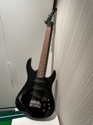 Guitarra Eléctrica Negra + Amplificador
