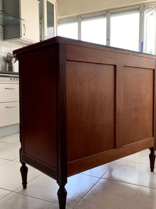 Cómoda vintage de madera de caoba